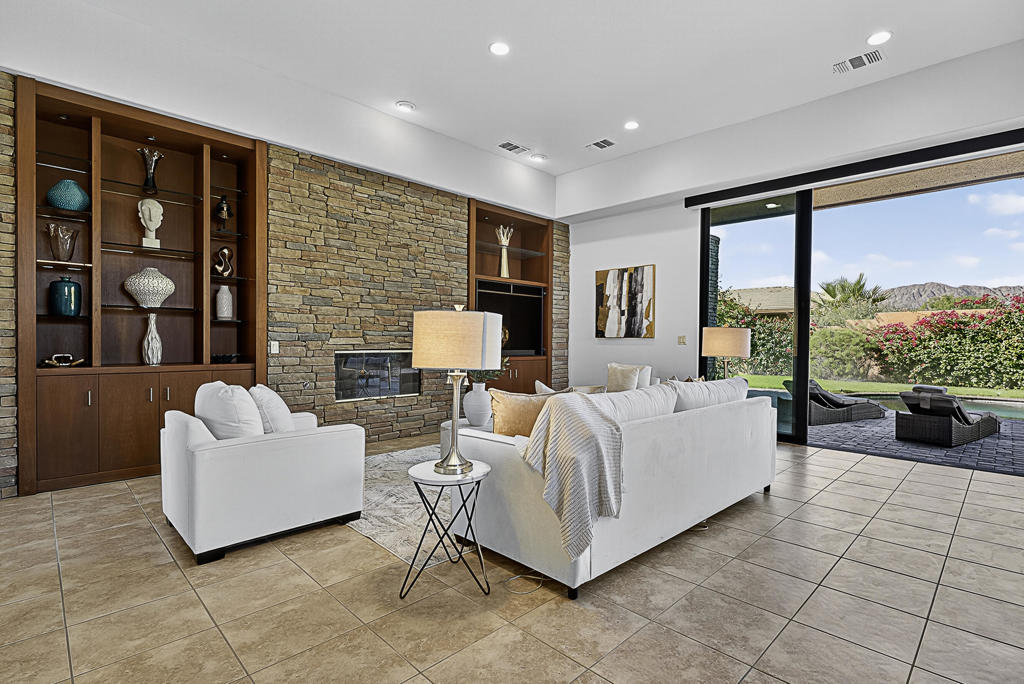 MLS #219138527DA image #11