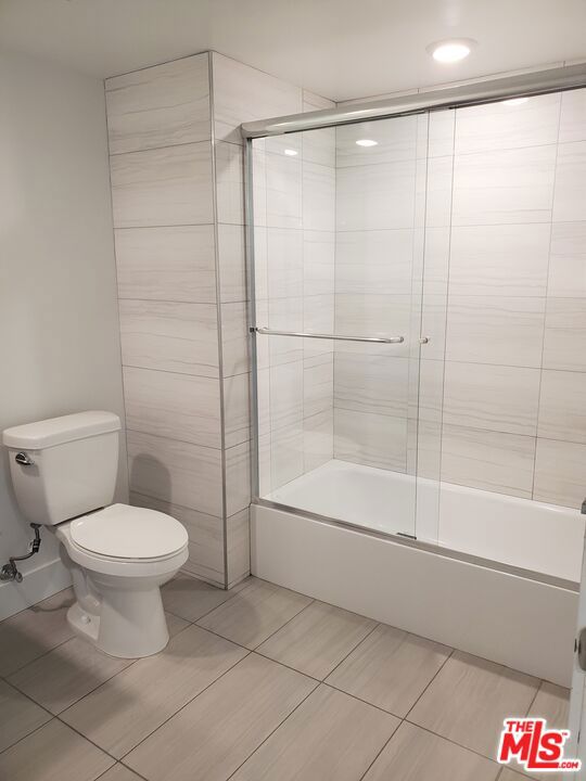 5030 Rosewood Avenue, Los Angeles CA: https://media.crmls.org/mediaz/0dcb49d6-d6df-4f6c-b6c3-e59c3fd3b0ab.jpg