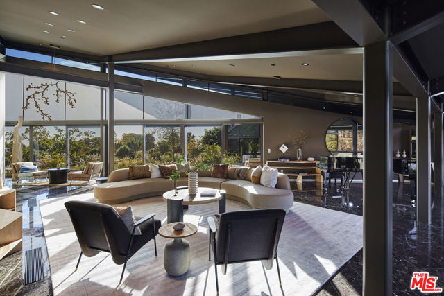 5900 Bonsall Drive, Malibu CA: https://media.crmls.org/mediaz/0dcb7734-9315-483a-b9c7-2256de7aec2e.jpg