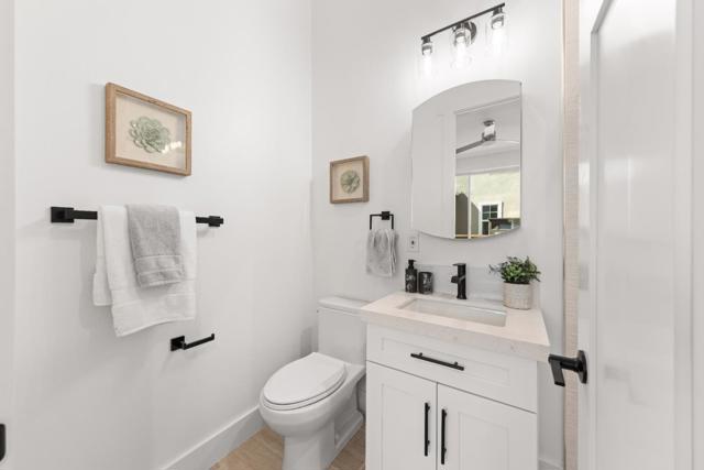 1094 Windsor Street, San Jose CA: https://media.crmls.org/mediaz/0dcbc2e4-6eb3-48ce-904e-84486a418d03.jpg