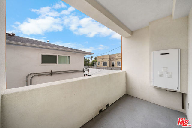 5612 Lexington Avenue, Los Angeles CA: https://media.crmls.org/mediaz/0dccb5f3-57ad-4327-9824-5e6143817269.jpg