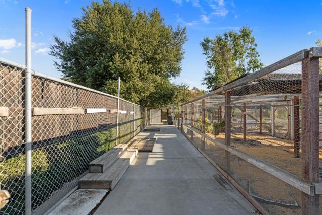 6840 Southside Road, Hollister CA: https://media.crmls.org/mediaz/0dccd035-5e20-4579-962f-ffe2ff0b95a8.jpg