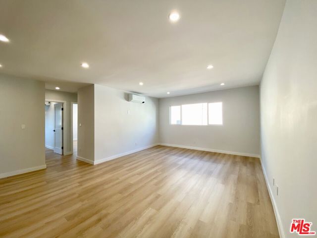 3207 W 3rd Street, Los Angeles CA: https://media.crmls.org/mediaz/0dcd17b1-c836-45d1-86d8-d38e65238854.jpg