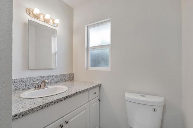 2842 N First Street, Fresno CA: https://media.crmls.org/mediaz/0dcd3351-d5c2-45c7-8718-d6b5d1f87fa9.jpg