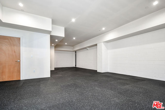 29677 Mulholland Highway, Agoura Hills CA: https://media.crmls.org/mediaz/0dcd8651-4eb5-4fe8-95d0-752f8fd418aa.jpg