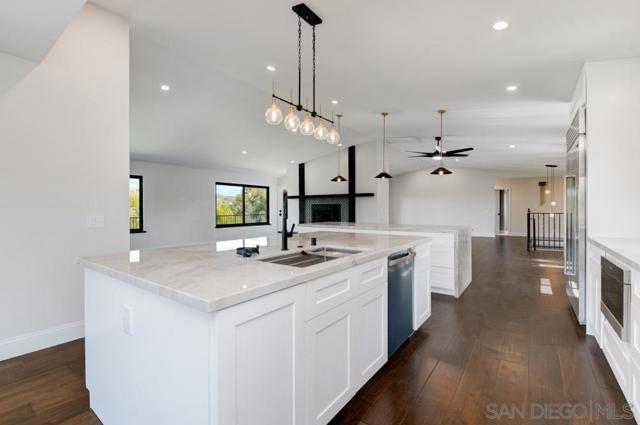 1080 Landavo Rancho Rd, Escondido CA: https://media.crmls.org/mediaz/0dce2491-c30f-4958-a732-cff696a042b3.jpg