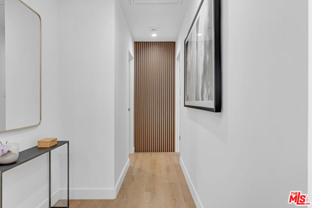 418 N Bowling Green Way, Los Angeles CA: https://media.crmls.org/mediaz/0dce62c7-7b1c-4b07-9db9-8d1753c67b47.jpg