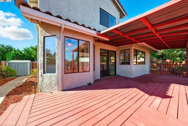 2524 Brazil Ct, Antioch CA: https://media.crmls.org/mediaz/0dcede78-b4b4-450d-8cae-f7f50fb0d8c8.jpg
