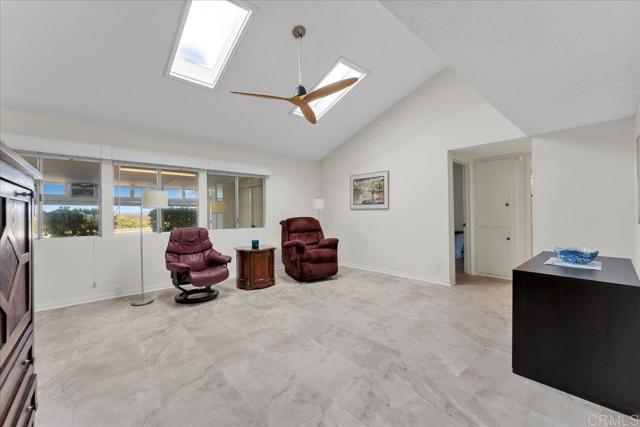 Detail Gallery Image 9 of 47 For 3685 Vista Campana N #56,  Oceanside,  CA 92057 - 3 Beds | 2 Baths