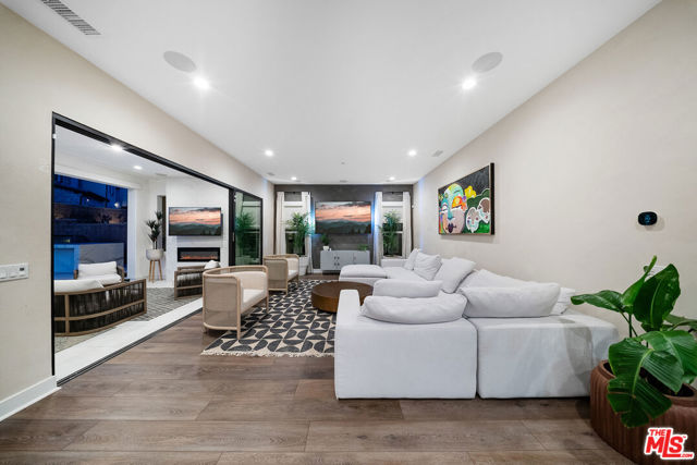 20643 W Wood Rose Court, Porter Ranch CA: https://media.crmls.org/mediaz/0dcf152f-e2a5-4b18-9488-b5b16327fcc9.jpg