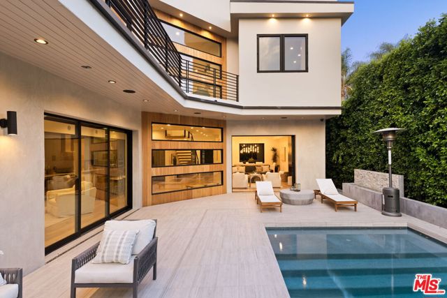 425 N Alfred Street, Los Angeles CA: https://media.crmls.org/mediaz/0dcf1aa5-0614-48a6-93dc-a89f70e1370a.jpg