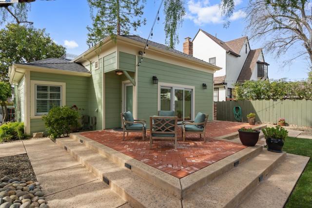 690 S K St, Livermore CA: https://media.crmls.org/mediaz/0dcf43a1-39c5-45ce-b122-716652948770.jpg
