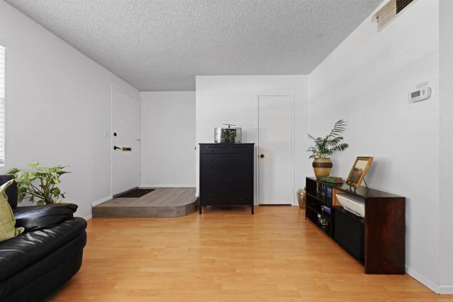 Detail Gallery Image 6 of 42 For 11935 Royal Rd #E,  El Cajon,  CA 92021 - 3 Beds | 1/2 Baths