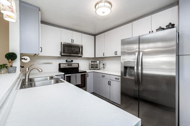 Detail Gallery Image 13 of 43 For 10250 Caminito Cuervo #15,  –,  CA 92108 - 2 Beds | 2 Baths