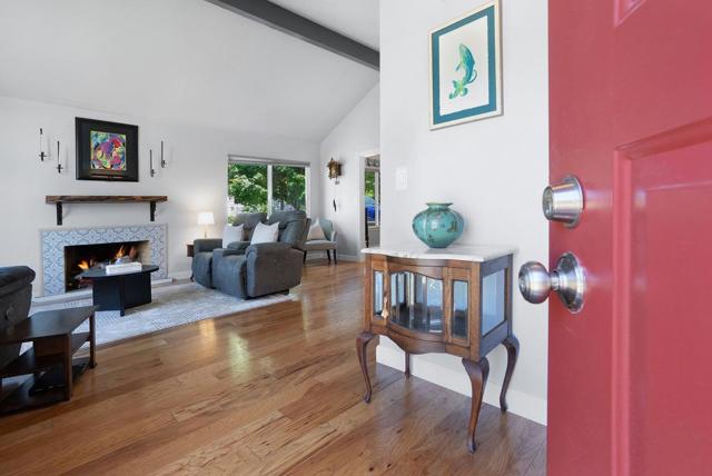 4214 Gull Cove Way, Capitola CA: https://media.crmls.org/mediaz/0dcfb929-d680-4ed4-8044-67ac07f366e4.jpg