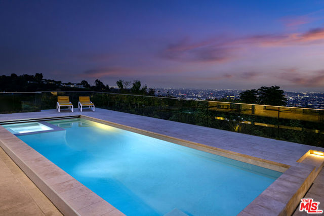 1476 Carla, Beverly Hills CA: https://media.crmls.org/mediaz/0dcfe99a-088f-4391-b39c-9b2ac38bc73f.jpg