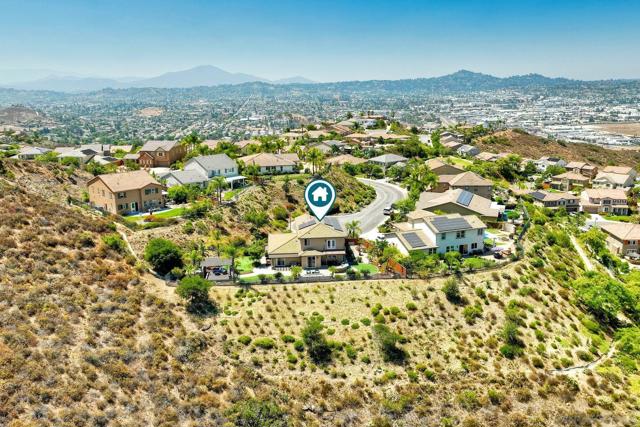 7000 Mariposa, Santee CA: https://media.crmls.org/mediaz/0dd069a7-d81f-431e-b613-bf984b02e292.jpg