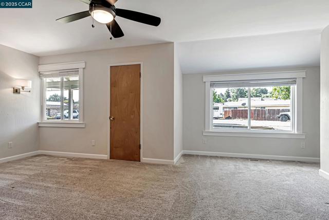 5891 Caulfield Dr, Clayton CA: https://media.crmls.org/mediaz/0dd076c0-bb95-41ae-94c6-792aef83a4b5.jpg