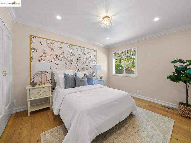 Image 27 of 48 For 8 Skander Ct