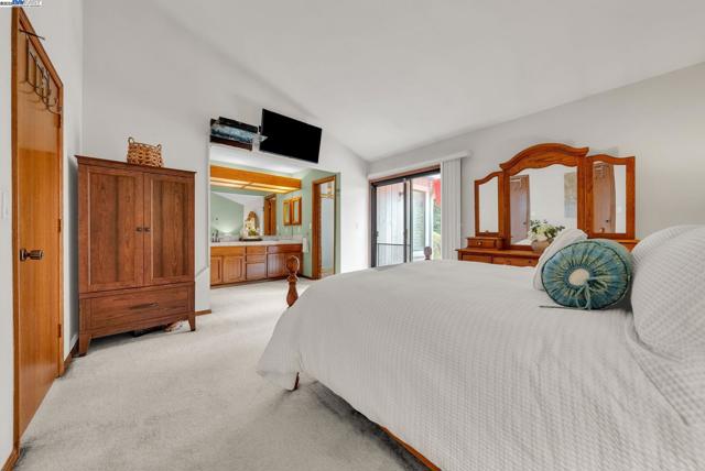 22 Cobblestone Ct, San Ramon CA: https://media.crmls.org/mediaz/0dd0cb12-25ff-4504-ad5b-4633c629730c.jpg
