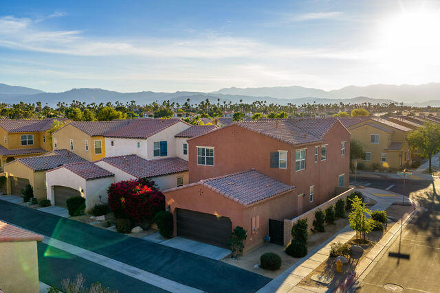 551 Via De La Paz, Palm Desert CA: https://media.crmls.org/mediaz/0dd0d24b-dba9-48d8-aad6-935674ee1156.jpg