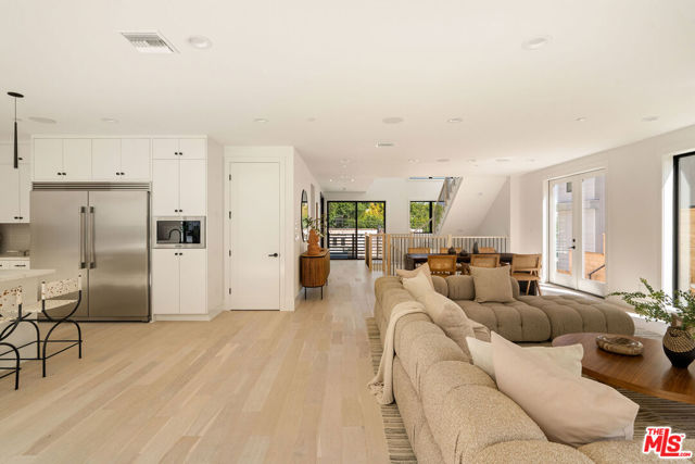 1615 N Coronado Street, Los Angeles CA: https://media.crmls.org/mediaz/0dd1be72-8552-44a1-87f4-d78e4fa96126.jpg