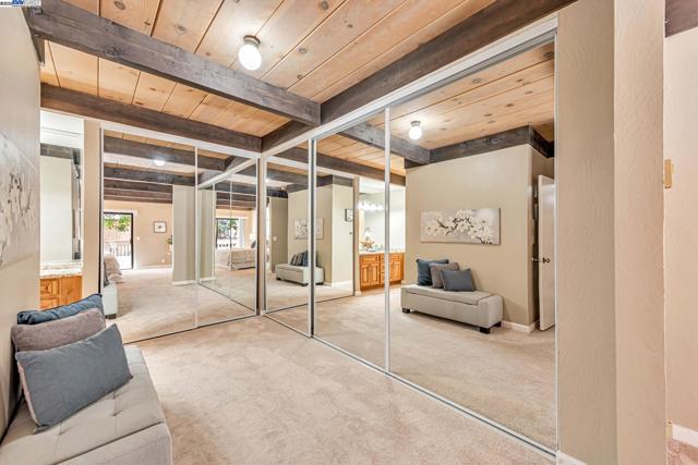 39090 Presidio Way, Fremont CA: https://media.crmls.org/mediaz/0dd20046-63b9-4552-9ace-53ab0ef6b5d7.jpg