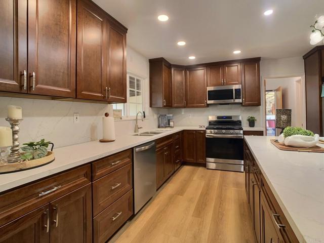 Image 5 of 65 For 13606 Lakeview Rd