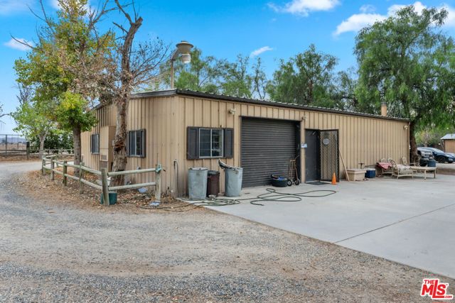 805 N Sanderson Avenue, San Jacinto CA: https://media.crmls.org/mediaz/0dd27461-a112-4f63-9834-15f0a8cb01fa.jpg