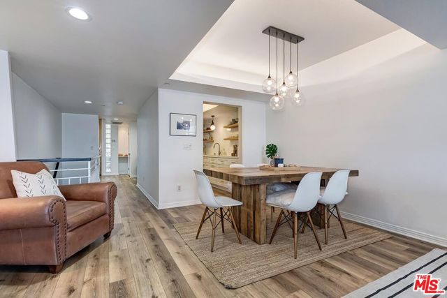 171 N Church Lane, Los Angeles CA: https://media.crmls.org/mediaz/0dd2a1bd-5a29-4f2b-8425-9dcee9d33f21.jpg