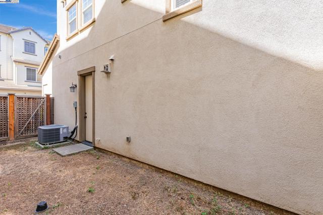 40252 Bonica Rose Terrace, Fremont CA: https://media.crmls.org/mediaz/0dd2ac92-17da-4eb4-abde-bfff6de34f8a.jpg