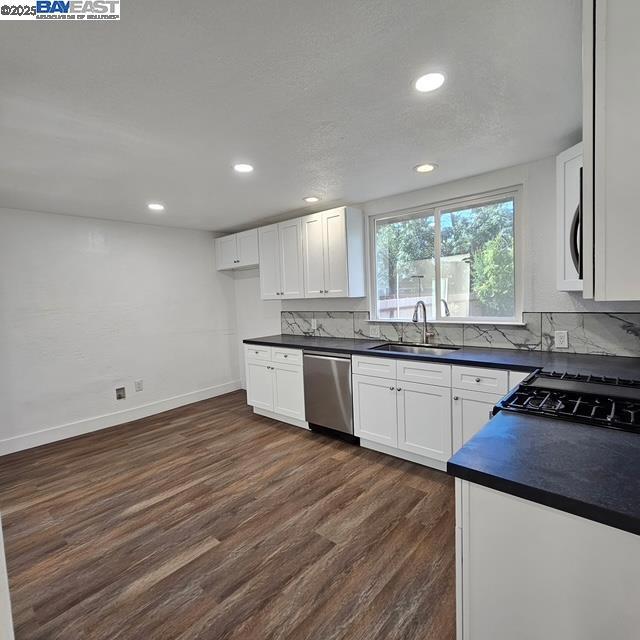 2383 E Sonora St, Stockton CA: https://media.crmls.org/mediaz/0dd2c44e-c706-4b72-a4e3-d7f756710f22.jpg