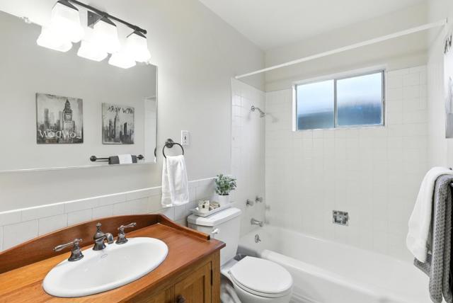 158 Oakdale Street, Redwood City CA: https://media.crmls.org/mediaz/0dd31e5a-ceeb-4303-a3e2-f760915e9c15.jpg