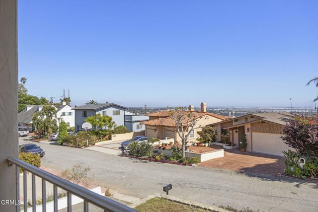 2371 Foster Avenue, Ventura CA: https://media.crmls.org/mediaz/0dd33ff5-3015-4459-9daa-9817aeee358f.jpg