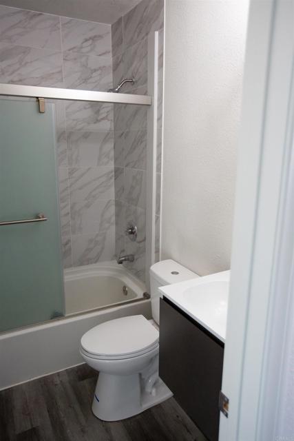 Image 7 of 40 For 1417 Grove Ave  4