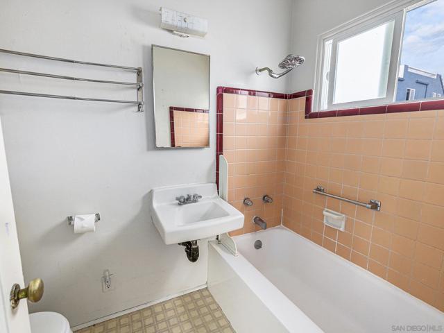 814 816 San Luis Rey Place, San Diego CA: https://media.crmls.org/mediaz/0dd43901-8c1d-458b-ae66-2952427c27d3.jpg