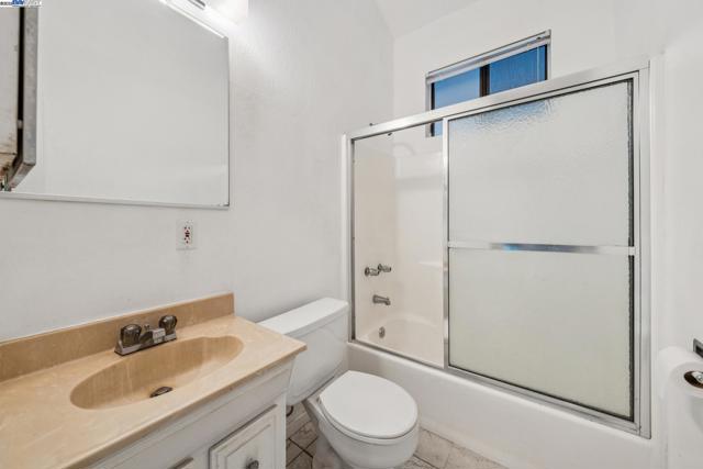 7171 HOMEWOOD DRIVE, Oakland CA: https://media.crmls.org/mediaz/0dd46d11-4e23-443b-b6f3-493526378cbc.jpg