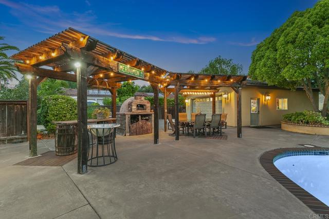 1508 Sequoia Lane, Vista CA: https://media.crmls.org/mediaz/0dd4dafd-7a16-4d42-b6cd-7881f3074b4a.jpg