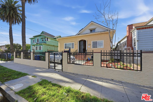 1147 S Westlake Avenue, Los Angeles CA: https://media.crmls.org/mediaz/0dd59346-8289-47af-b3af-6a8bcfa1f204.jpg