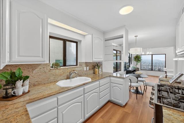 72 Cresta Vista Drive, San Francisco CA: https://media.crmls.org/mediaz/0dd6c90e-99e5-4e28-a8a7-5c43095ea2fb.jpg