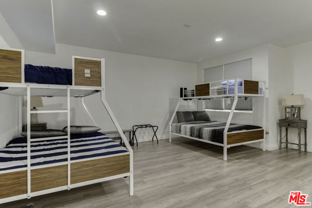 11812 RANDALL Street, Sun Valley CA: https://media.crmls.org/mediaz/0dd6e0a5-ed49-4831-9b01-375c21a83768.jpg