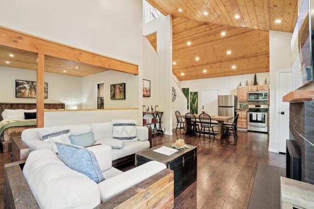 24918 Fern Valley Road, Idyllwild CA: https://media.crmls.org/mediaz/0dd7710b-8189-475b-a1fc-27dd5f89c4b8.jpg