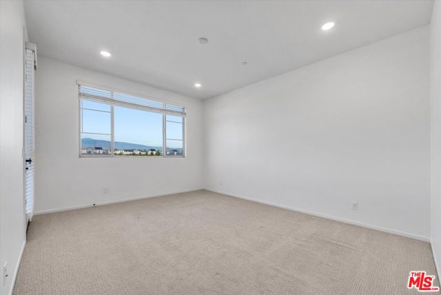 4102 S Limecrest Paseo, Ontario CA: https://media.crmls.org/mediaz/0dd7b0d4-c19f-4306-a77b-4b1a91dabf8b.jpg