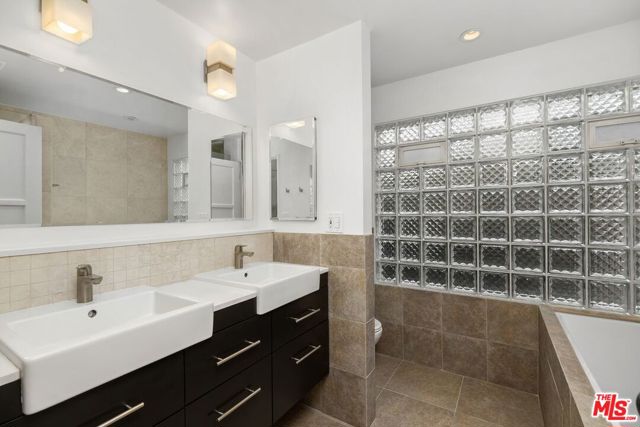5346 Natick Avenue, Sherman Oaks CA: https://media.crmls.org/mediaz/0dd83f35-f041-4d24-85dd-c1857becf7b6.jpg