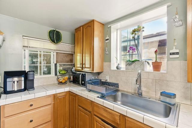 109 Dumbarton Avenue, Redwood City CA: https://media.crmls.org/mediaz/0dd8489a-1e6c-4e90-a6db-111c0e049ceb.jpg