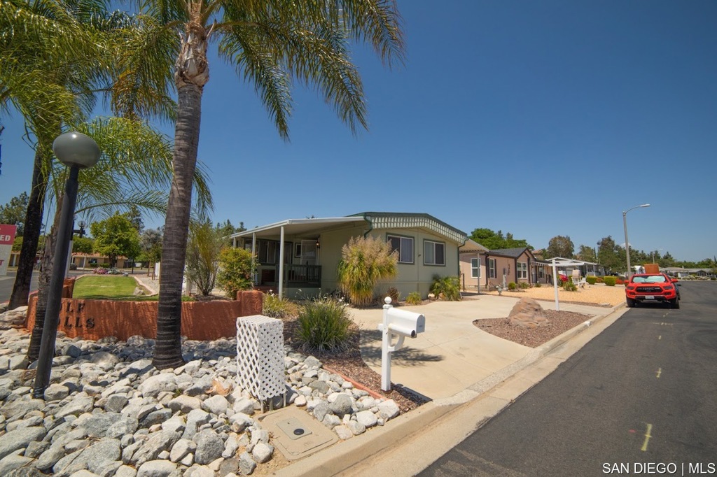 29090 Camino Alba