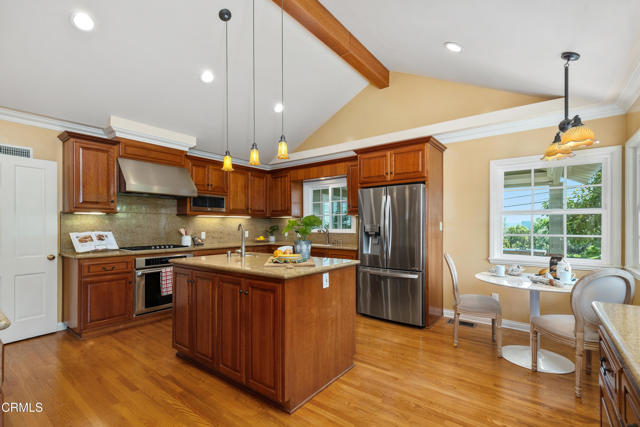 Detail Gallery Image 13 of 46 For 1421 Oneonta Knoll, South Pasadena,  CA 91030 - 5 Beds | 3 Baths