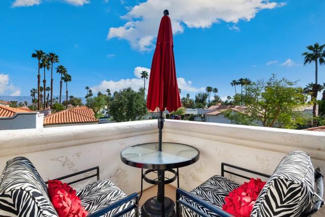 153 Desert Falls E Drive, Palm Desert CA: https://media.crmls.org/mediaz/0dd8c4ee-c98d-4ffc-bb7b-0eeeffd15747.jpg