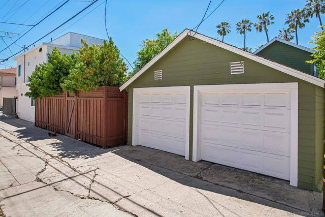 4463 Maryland St, San Diego CA: https://media.crmls.org/mediaz/0dd8e495-f4de-45fc-8cde-bbe29716d266.jpg