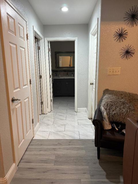 675 Pinot Noir Court, Los Banos CA: https://media.crmls.org/mediaz/0dd9a78a-beda-4b2e-858d-d9ab07f3ab42.jpg